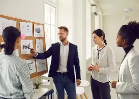 Area Manager - AdobeStock_417417943 --- Studio Romantic --- 280x200